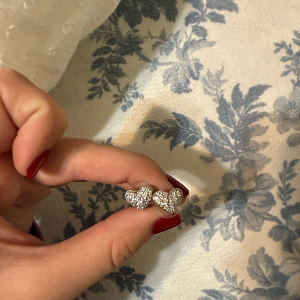 Kendra Scott Silver Heart Earrings